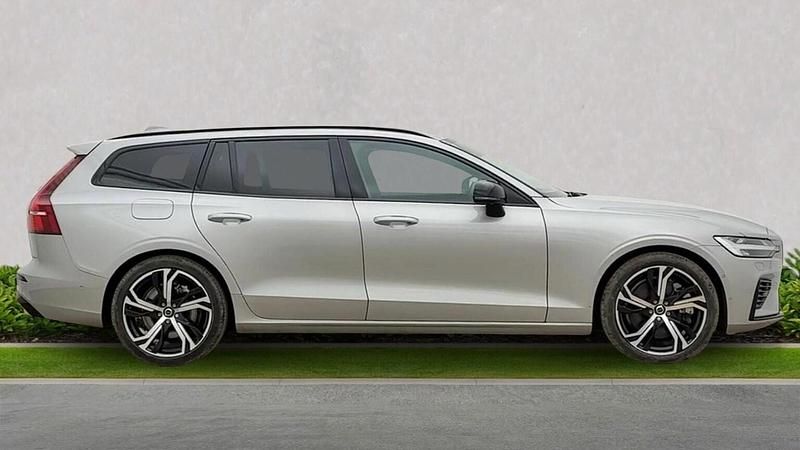 Used Volvo V60 Ultra 449 HP (330 kW) 2025 Silver Estate