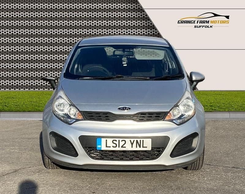 Used Kia Rio Air 84 HP (61 kW) 2012 Silver Hatchback
