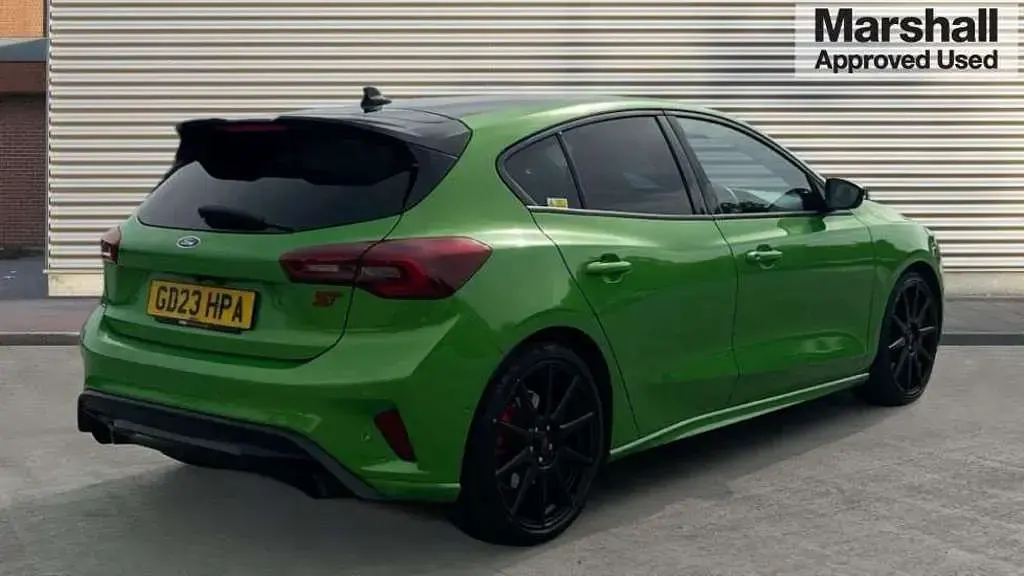 Used Ford Focus ST 280 HP (205 kW) 2023 Green Hatchback