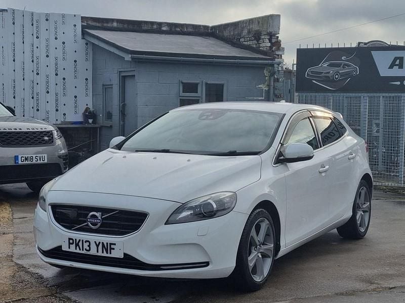 Begagnad Volvo V40 SE Lux 180 HK (132 kW) 2013 Halvkombi