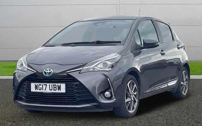 Second-hand Toyota Yaris Hybrid 101 CP (74 kW) 2020 Hatchback