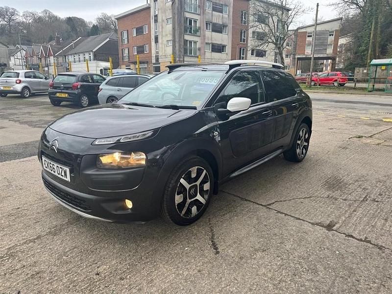 Used Citroën C4 Cactus Rip Curl 110 HP (80 kW) 2016 Black Hatchback