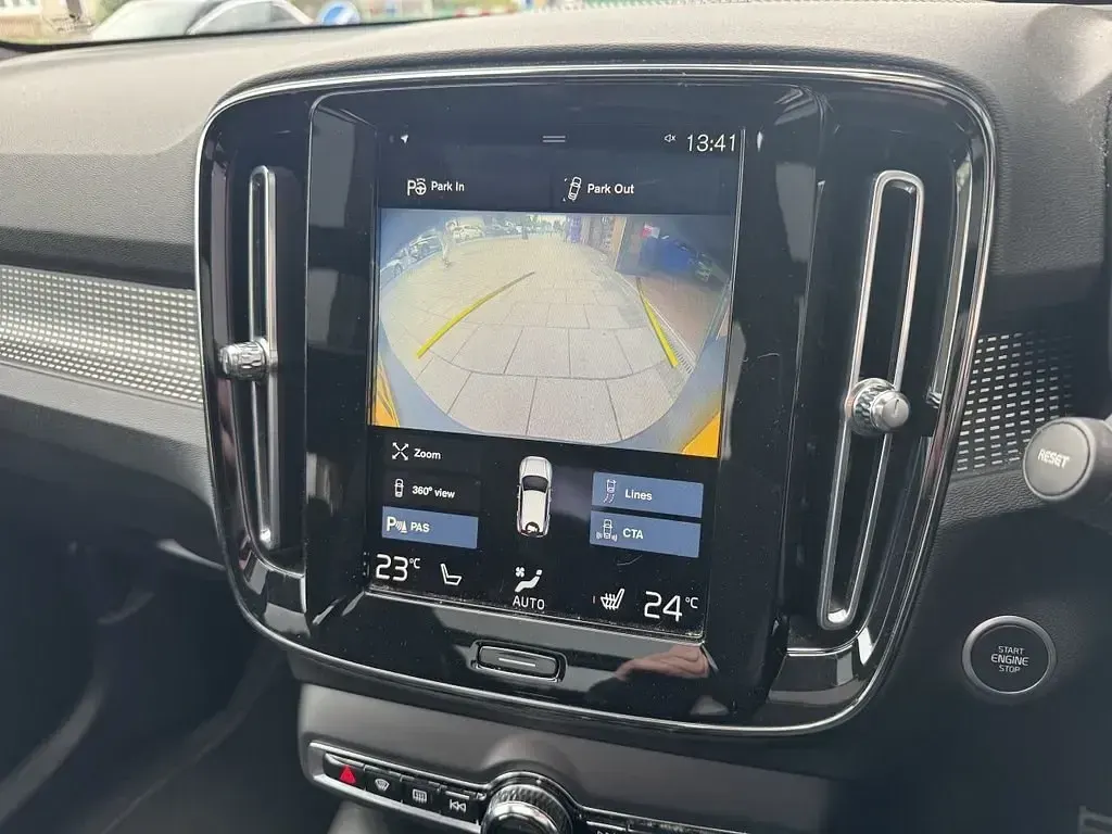 Begagnad Volvo XC40 R-Design Pro 2021 Grå SUV