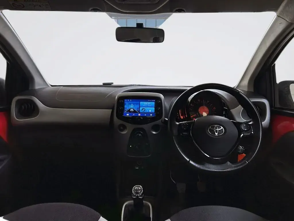 Used Toyota Aygo X-play 68 HP (50 kW) 2018 Red Hatchback