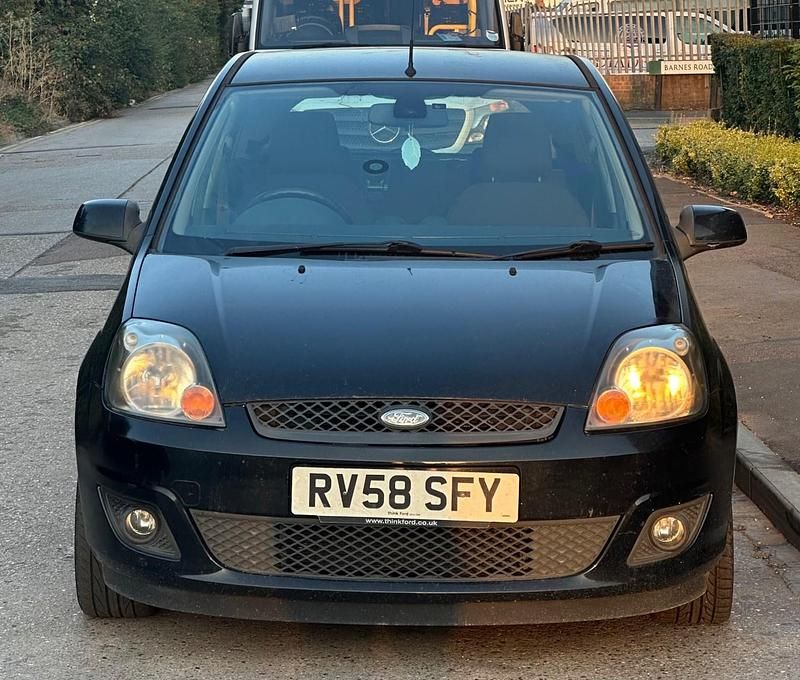 Image 2/4