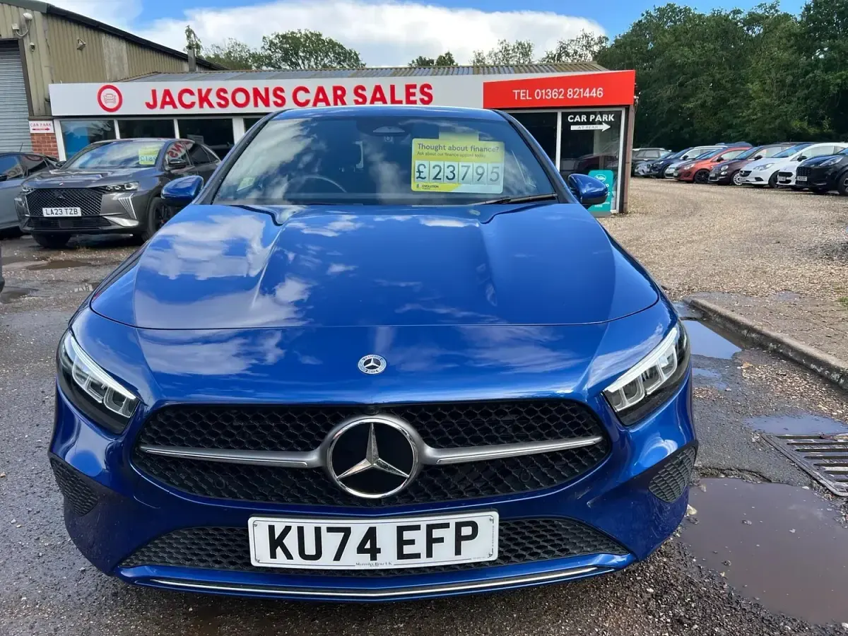 Used Mercedes A200 Executive 163 HP (119 kW) 2025 Blue Hatchback