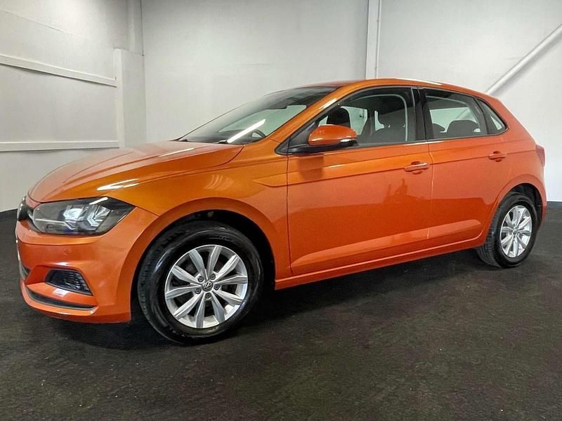 Used VW Polo SE 65 HP (47 kW) 2018 Orange Hatchback