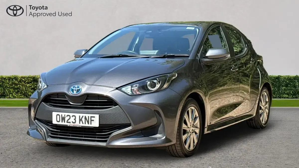 Used Toyota Yaris 116 HP (85 kW) 2023 Decuma grey Hatchback