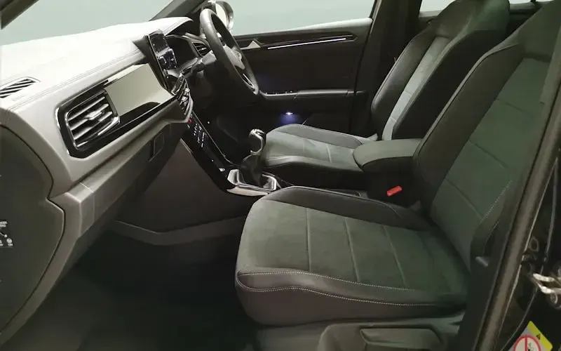 New VW T-Roc Design 116 HP (85 kW) 2025 Black SUV