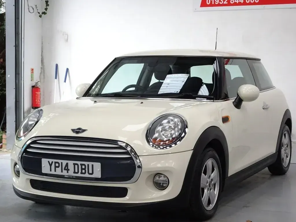Used Mini Cooper Hatch 136 HP (100 kW) 2014 White Hatchback