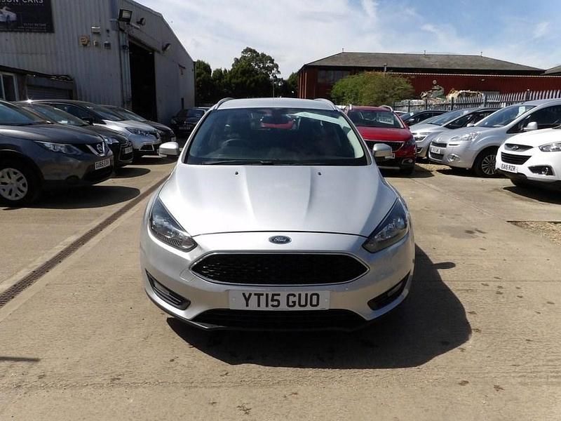 Used Ford Focus Zetec 120 HP (88 kW) 2015 Silver Estate