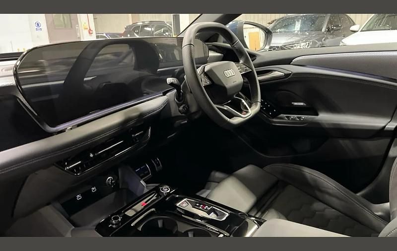 Usado Audi e-tron S-Line 269 kW (367 HP) 2025 Azul SUV