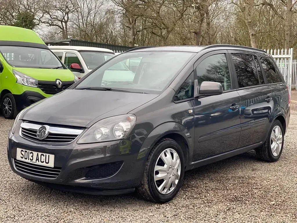 Used Vauxhall Zafira 140 HP (102 kW) 2013 Grey MPV
