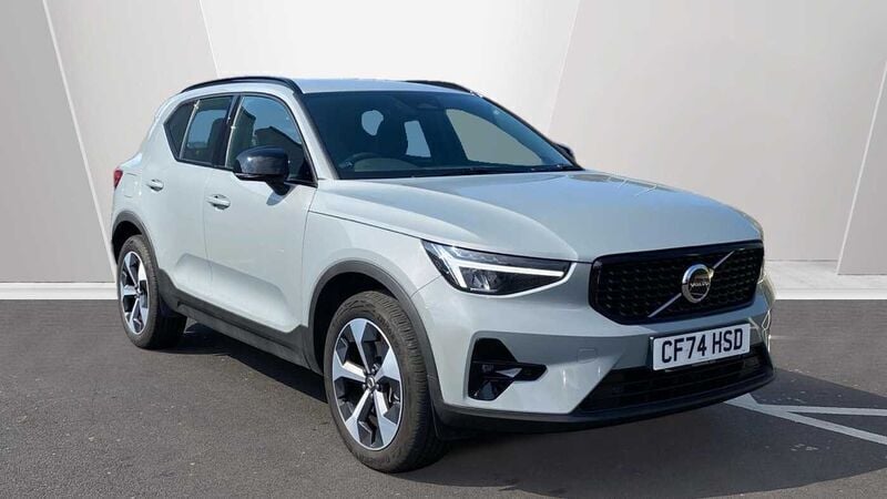Grey Used 2025 Volvo XC40 Plus SUV | £34,120 (Fair price) - Image 1/4