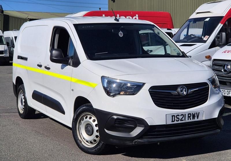 White Used 2021 Vauxhall Combo MPV | £6,995 (Super price) - Image 1/4