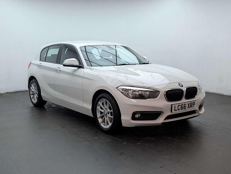 Used BMW 118 Luxury Line 2017 White Hatchback