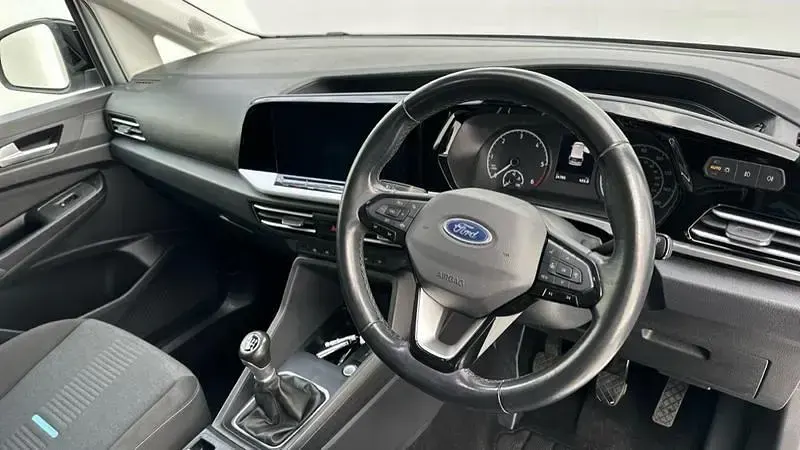 Usado Ford Grand Tourneo Connect Active 122 HP (89 kW) 2023 Prateado Monovolume