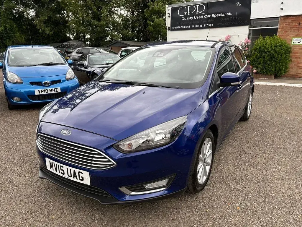 Used Ford Focus Titanium 115 HP (84 kW) 2015 Blue Hatchback