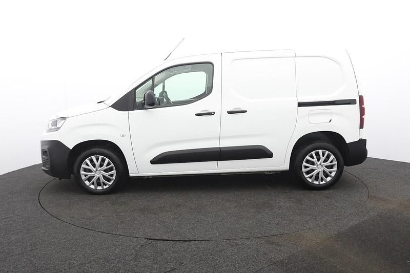 Used Citroën Berlingo 100 HP (73 kW) 2022 White MPV
