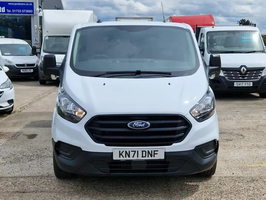 Used Ford Transit Custom 105 HP (77 kW) 2021 White Van