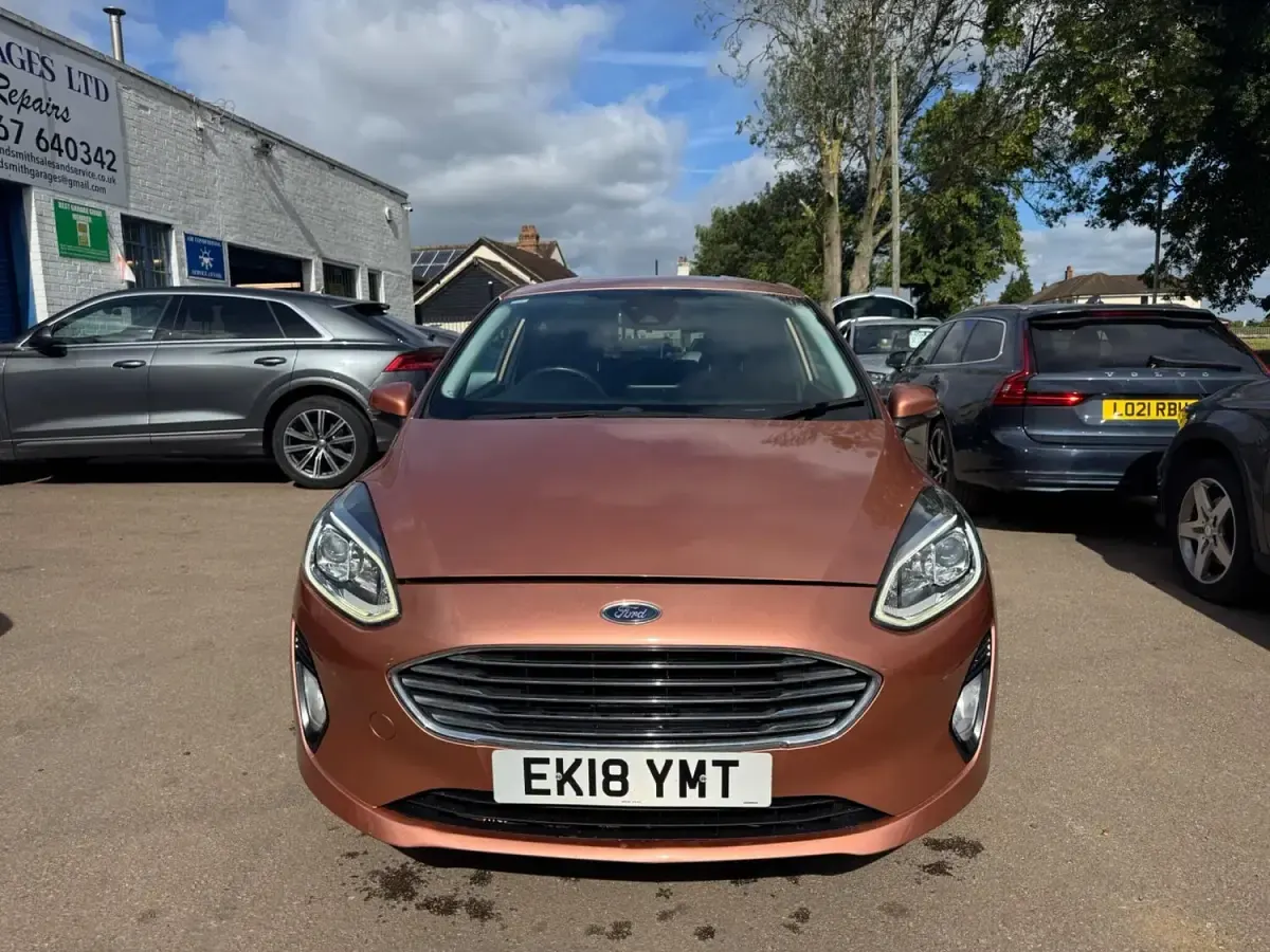 Used Ford Fiesta Zetec 83 HP (61 kW) 2018 Bronze Hatchback