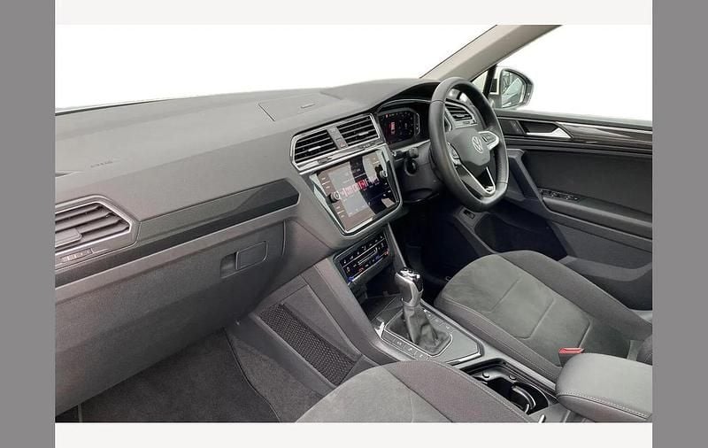 Used VW Tiguan Elegance 150 HP (110 kW) 2022 Pure white SUV