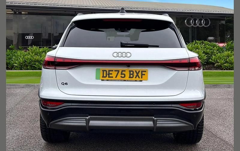 Begagnad Audi Q6 e-tron S-Line 221 kW (301 HK) 2025 Other SUV