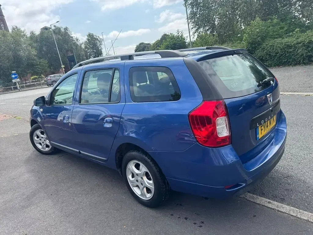 Used Dacia Logan MCV Lauréate 90 HP (66 kW) 2014 Blue Estate