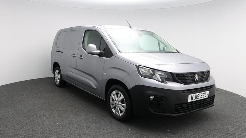 Used Peugeot Partner 130 HP (95 kW) 2019 Grey MPV