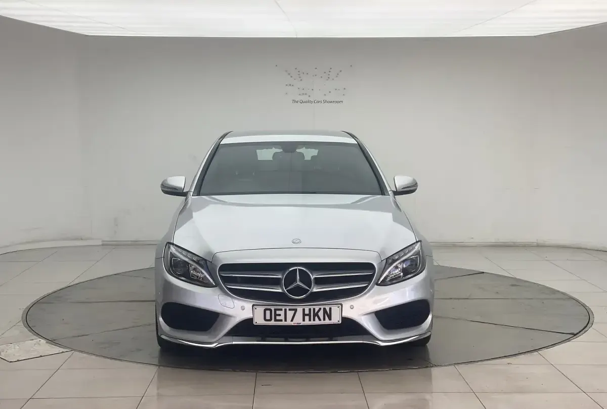 Käytetty Mercedes C220 AMG line 170 HP (125 kW) 2017 Hopea Sedan