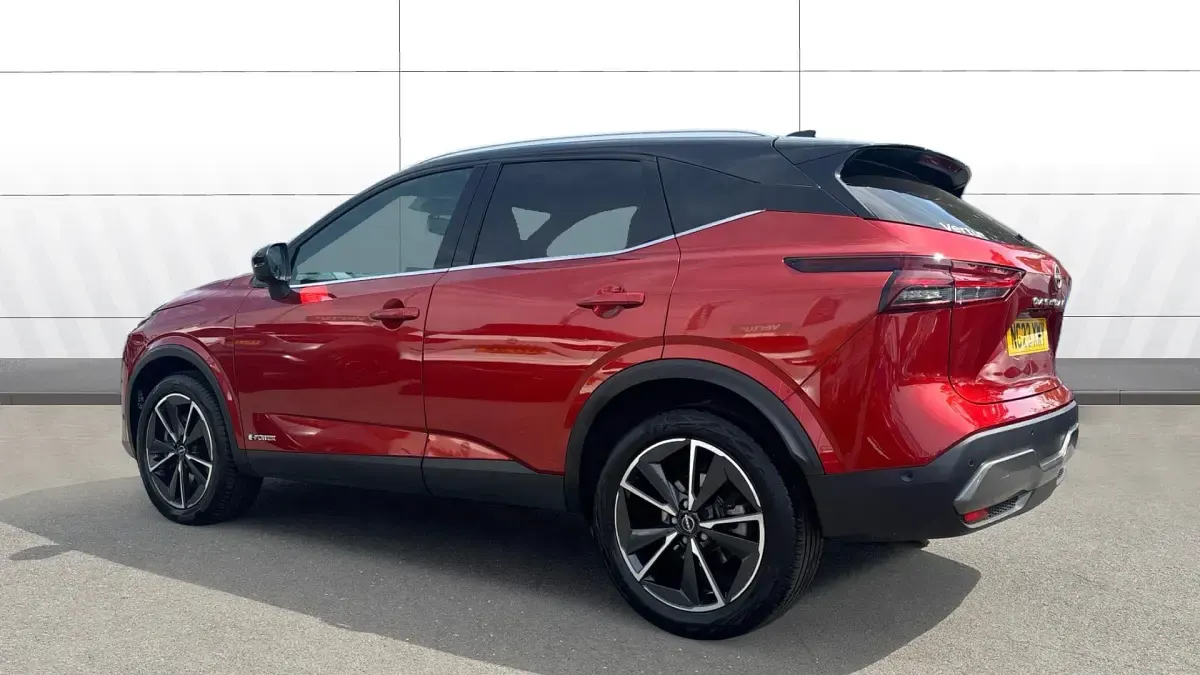 Used Nissan Qashqai Tekna 190 HP (139 kW) 2023 Red SUV