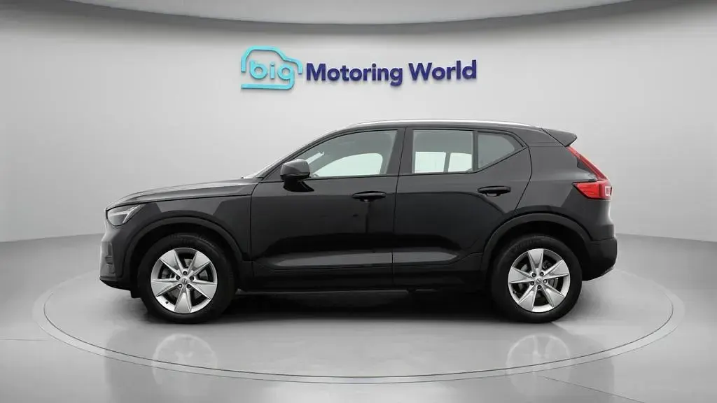 Used Volvo XC40 Core 163 HP (119 kW) 2022 Black SUV