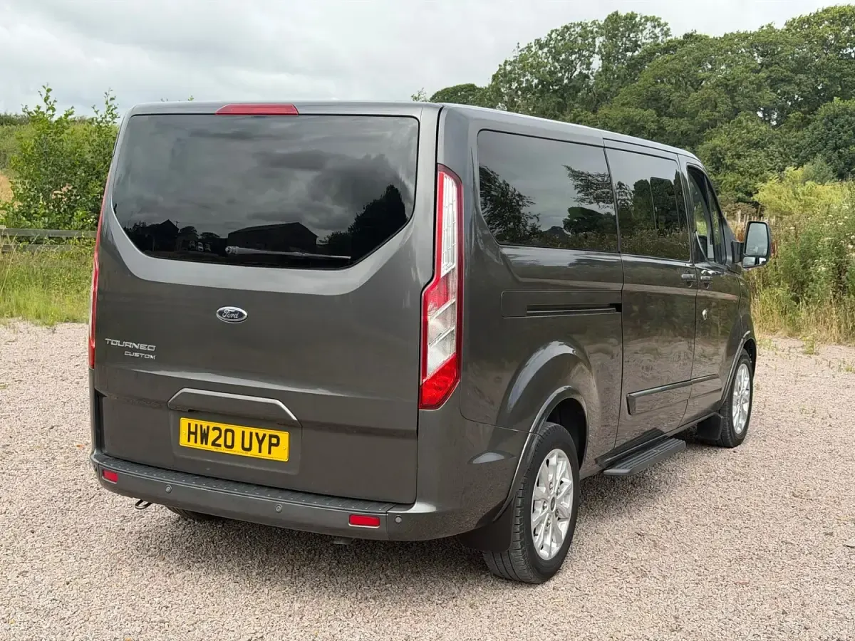 Used Ford Tourneo Custom Titanium 130 HP (95 kW) 2020 Grey Van