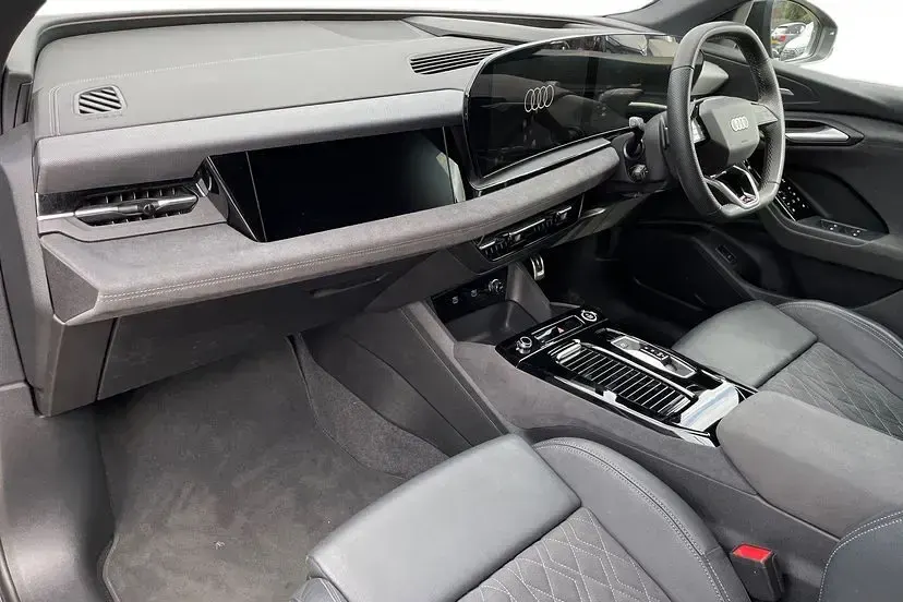 Used Audi Q6 e-tron Advanced 284 kW (387 HP) 2024 Daytona grey SUV