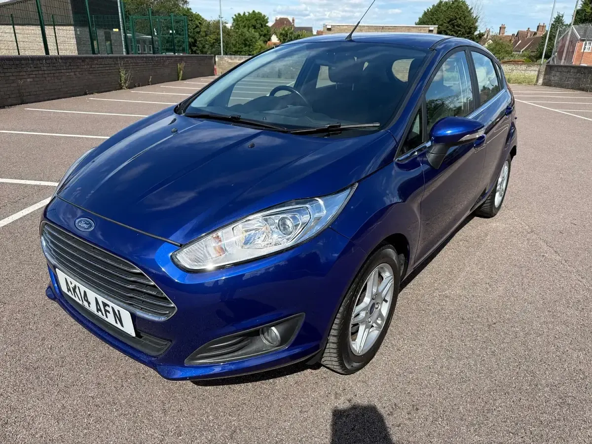 Used Ford Fiesta Zetec 82 HP (60 kW) 2014 Blue Hatchback