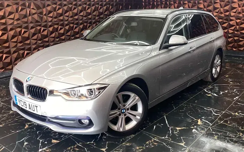 Used BMW 318 Sport Line 150 HP (110 kW) 2019 Silver Estate