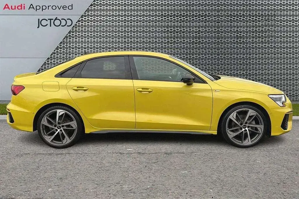 Used Audi A3 Comfort 147 HP (108 kW) 2022 Yellow Sedan