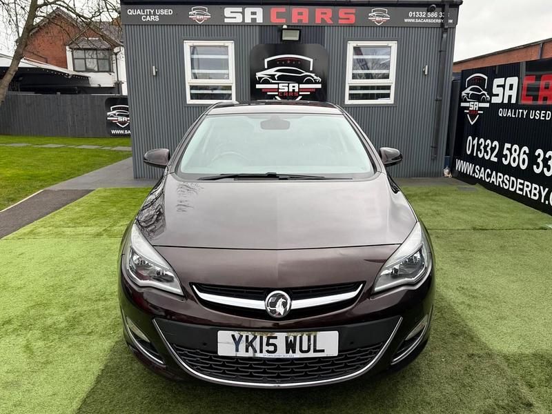 Used Vauxhall Astra Elite 165 HP (121 kW) 2015 Brown Hatchback