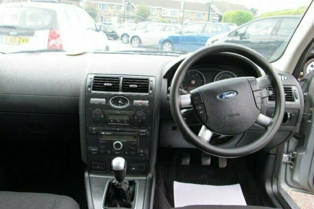 Używany Ford Mondeo 2004 Hatchback