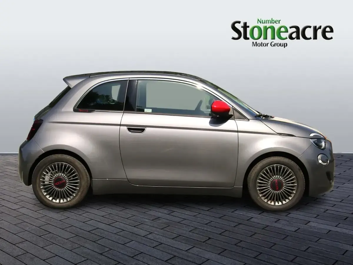 Used Fiat 500e Red 86 kW (118 HP) 2022 Grey Hatchback