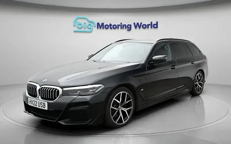Gebraucht BMW 520 M Sport 190 PS (139 kW) 2022 Schwarz Kombi