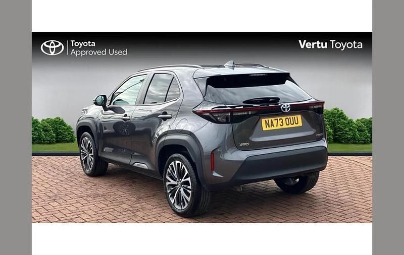 Used Toyota Yaris Cross 113 HP (83 kW) 2024 Grey SUV