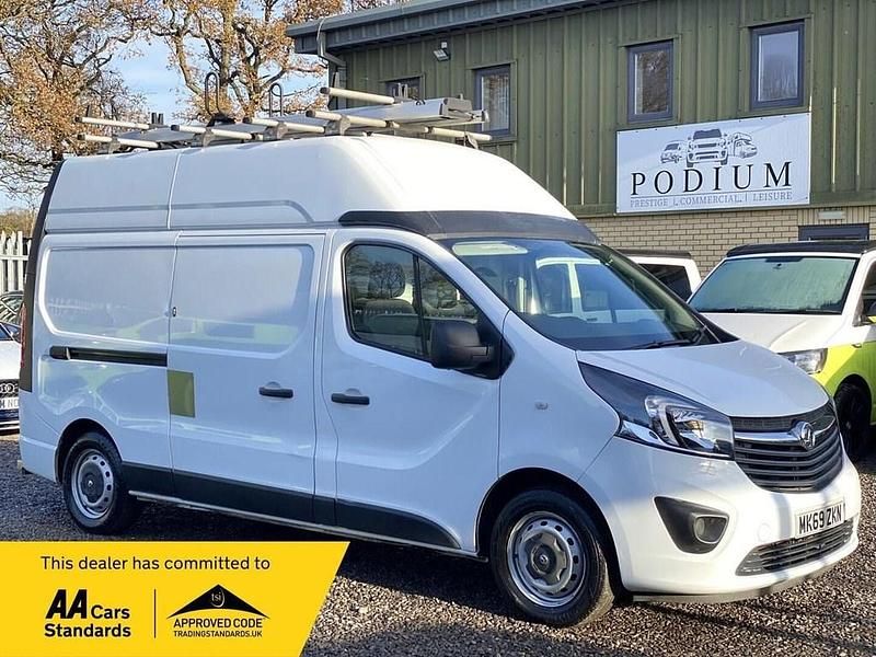 Used Vauxhall Vivaro S 125 HP (91 kW) 2019 White MPV