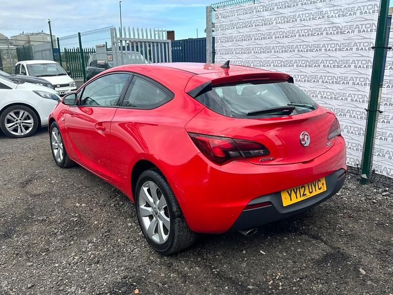 Second-hand Vauxhall Astra GTC Sport 2012 Roșu Coupe