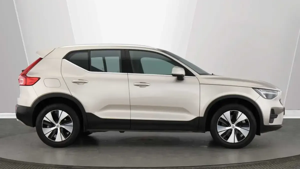 Used Volvo XC40 Core 208 HP (152 kW) 2023 SUV