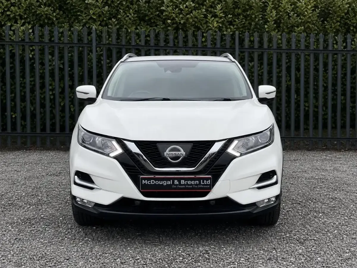 Used Nissan Qashqai N-Connecta 110 HP (80 kW) 2017 White SUV