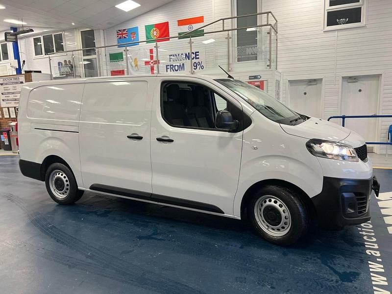 Used Fiat Scudo 145 HP (106 kW) 2022 White Van
