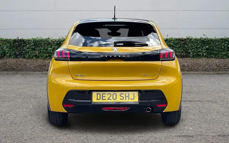 Used Peugeot 208 GT-line 102 HP (75 kW) 2020 Yellow Hatchback