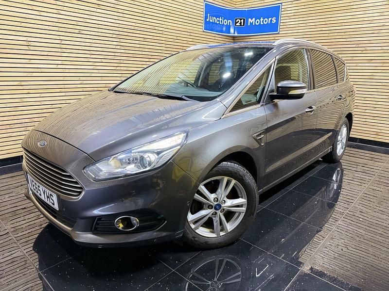 Used Ford S-MAX Titanium 150 HP (110 kW) 2015 Grey MPV