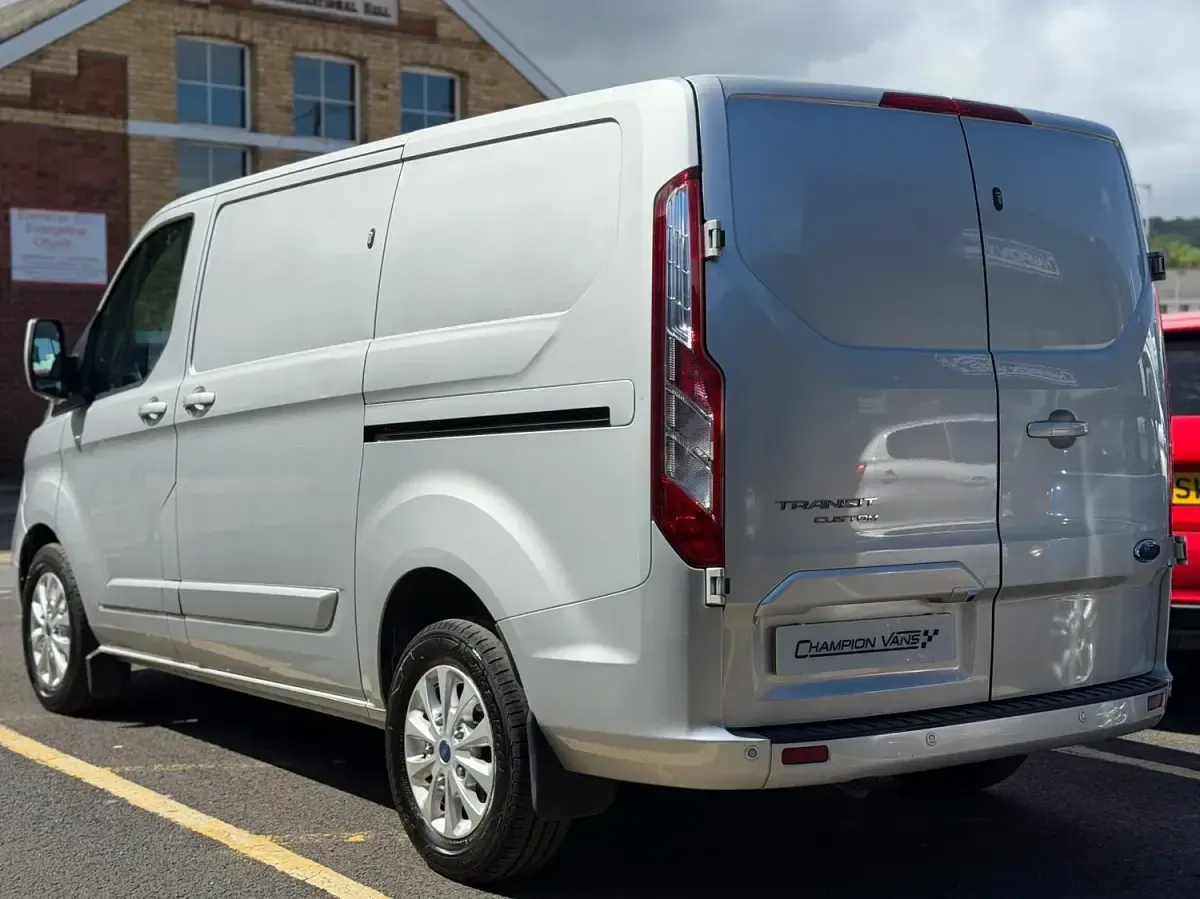 Used Ford Transit Custom Limited 130 HP (95 kW) 2021 Silver Van